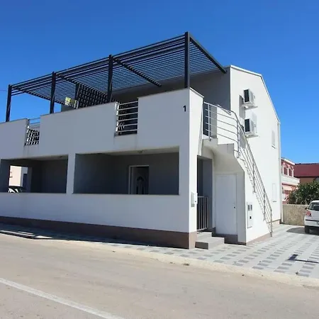 Pamela Apartment Vir