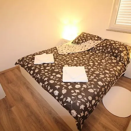 Pamela Apartment Vir