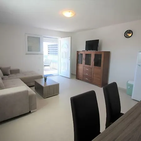 Pamela Apartment *