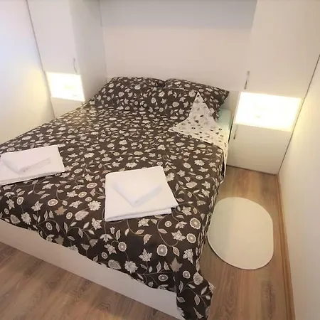 Apartment Pamela Vir