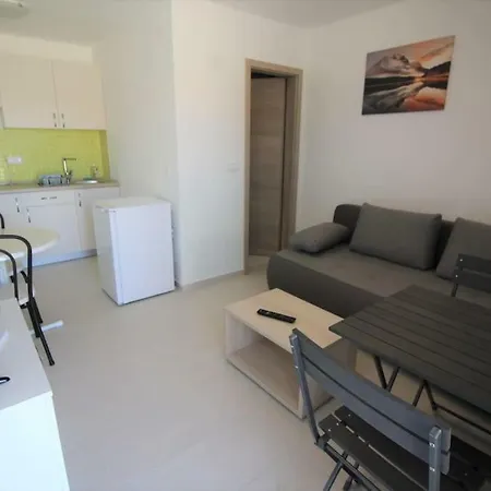 Apartment Pamela Vir